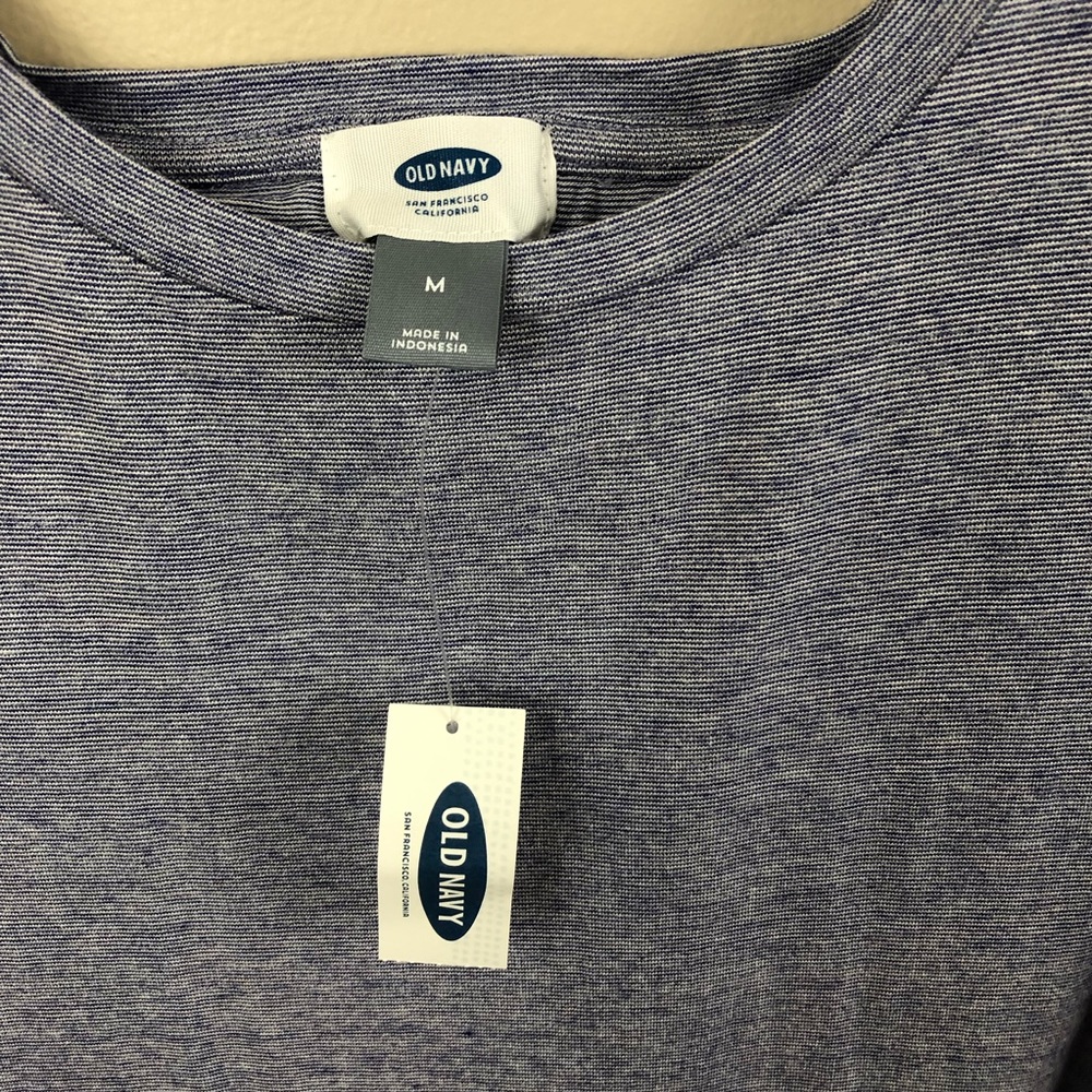 Old Navy Sleeveless Split-back Top - Picture 4 of 4